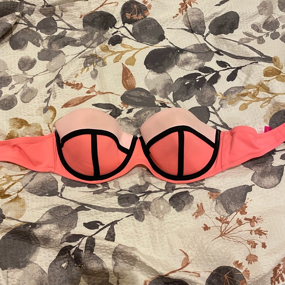 Victoria’s Secret bikini top